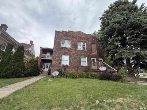 615 W Main St, Galesburg, IL 61401