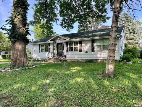 924 Westview Dr, Springfield, IL 62704
