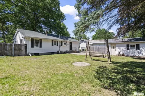 Exterior - 924 Westview Dr, Springfield, IL 62704 photo 7 of 7