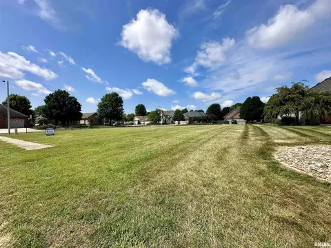 2315 Connie Dr, Springfield, IL 62704