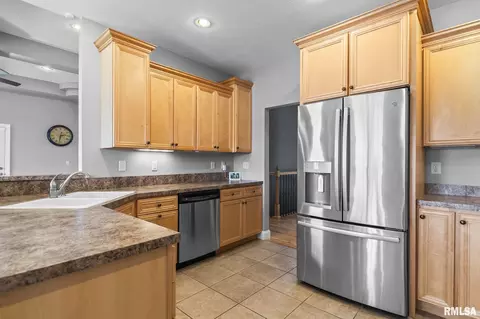 Kitchen - 4821 Key West Ln, Springfield, IL 62711 photo 3 of 6