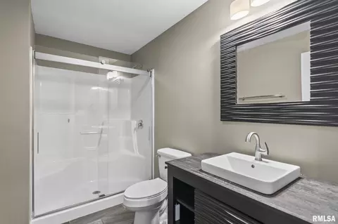 Bath - 4821 Key West Ln, Springfield, IL 62711 photo 6 of 6