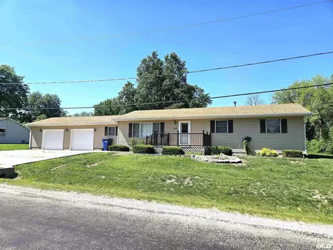 103 Illinois Ave, East Galesburg, IL 61430