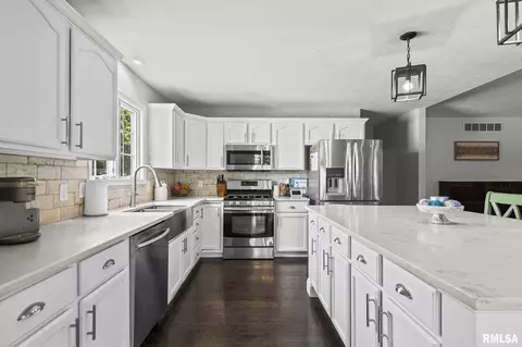 Kitchen - 2413 Gander Rd, Springfield, IL 62711 photo 3 of 5