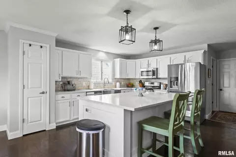 Kitchen - 2413 Gander Rd, Springfield, IL 62711 photo 4 of 5