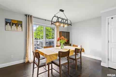 Dining - 2413 Gander Rd, Springfield, IL 62711 photo 3 of 3