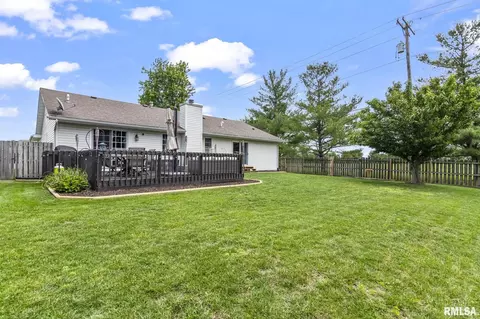 Exterior - 2413 Gander Rd, Springfield, IL 62711 photo 6 of 9