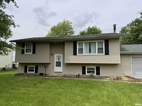 303 S Stockdale Ln, Abingdon, IL 61410
