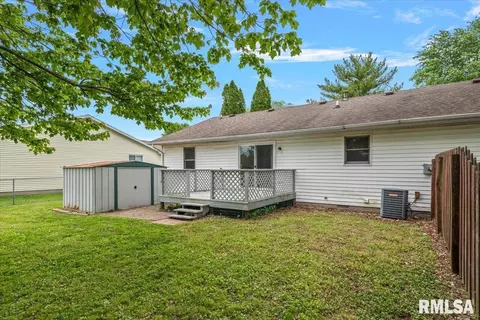 Exterior - 3329 Rawlings Dr, Springfield, IL 62704 photo 3 of 6