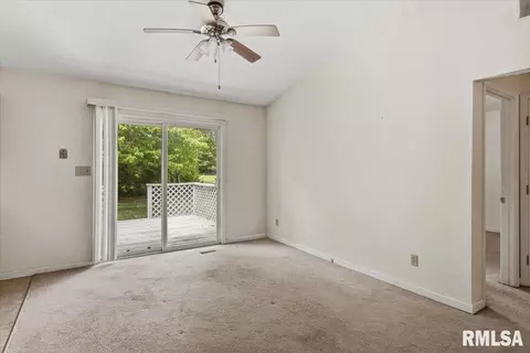 Living - 3329 Rawlings Dr, Springfield, IL 62704 photo 3 of 5