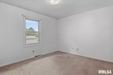 Bedroom - 3329 Rawlings Dr, Springfield, IL 62704 photo 4 of 5