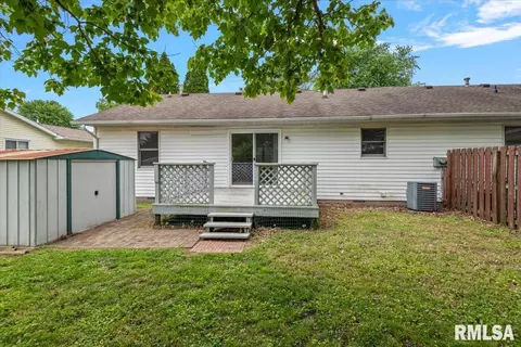 Exterior - 3329 Rawlings Dr, Springfield, IL 62704 photo 4 of 6
