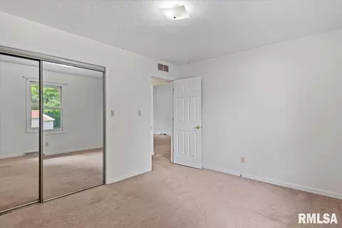 Bedroom - 3329 Rawlings Dr, Springfield, IL 62704 photo 5 of 5