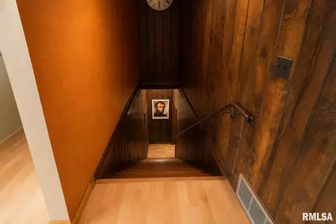 Entry Way - 7750 Pine Bluff Rd, Morris, IL 60450 photo 2 of 3