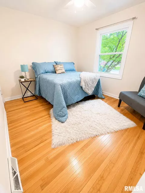 Bedroom - 1721 N 21st St, Springfield, IL 62702 photo 1 of 2