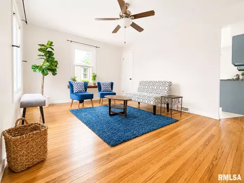 Living - 1721 N 21st St, Springfield, IL 62702 photo 1 of 1
