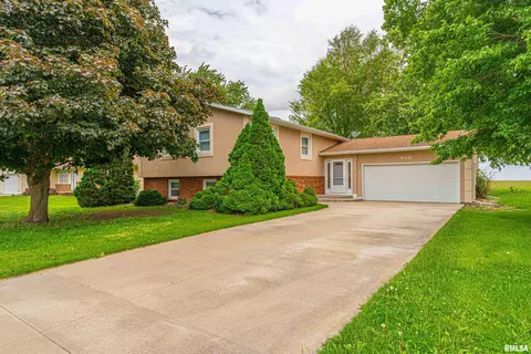 408 S Eastern Ave, Minier, IL 61759