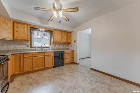 Kitchen - 408 S Eastern Ave, Minier, IL 61759 photo 2 of 2