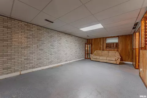 Living - 408 S Eastern Ave, Minier, IL 61759 photo 3 of 3