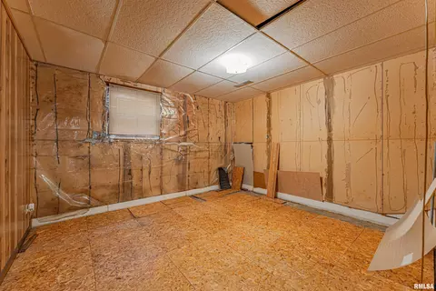 Bedroom - 408 S Eastern Ave, Minier, IL 61759 photo 7 of 7