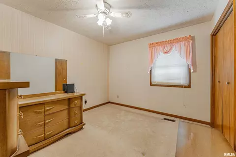 Bedroom - 408 S Eastern Ave, Minier, IL 61759 photo 5 of 7