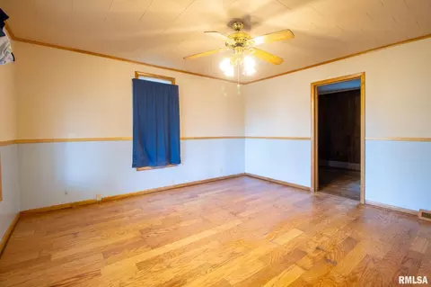 Living - 300 N Harshbarger St, Abingdon, IL 61410 photo 2 of 4