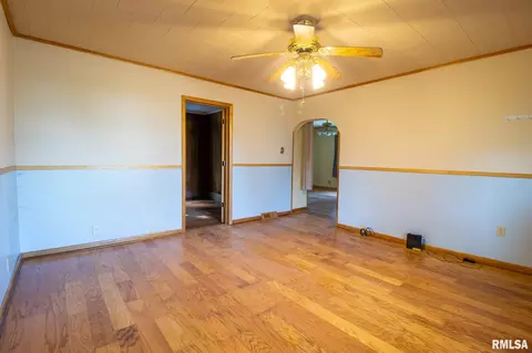 Living - 300 N Harshbarger St, Abingdon, IL 61410 photo 1 of 4