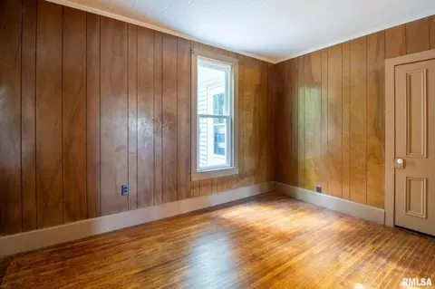 Bedroom - 300 N Harshbarger St, Abingdon, IL 61410 photo 1 of 2