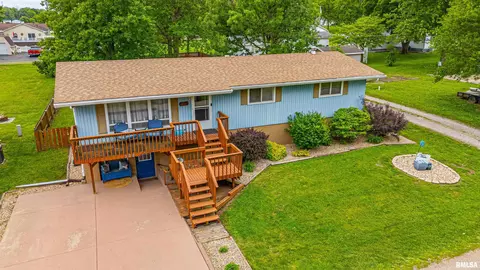 308 N Irving St, Mason City, IL 62664