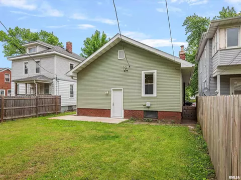 Exterior - 1519 Spring St, Springfield, IL 62704 photo 6 of 6