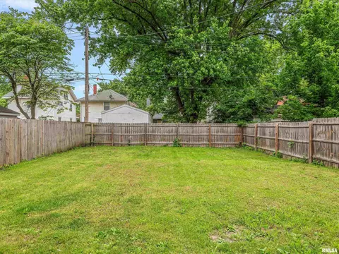 Exterior - 1519 Spring St, Springfield, IL 62704 photo 3 of 6