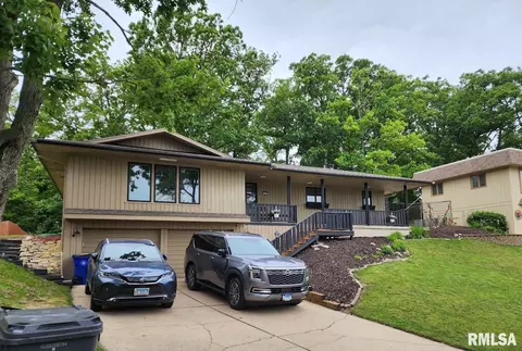 465 Shoreline Dr, Decatur, IL 62521