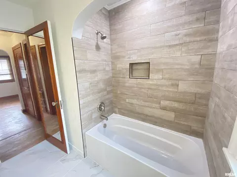 Bath - 3236 S 5th St, Springfield, IL 62703 photo 2 of 2