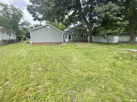 Exterior - 3236 S 5th St, Springfield, IL 62703 photo 4 of 4