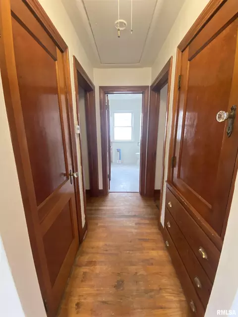 Entry Way - 3236 S 5th St, Springfield, IL 62703 photo 1 of 3