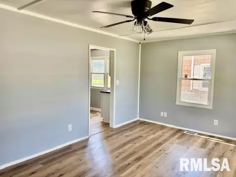 3076 Louise Ln, Springfield, IL 62702 photo 2