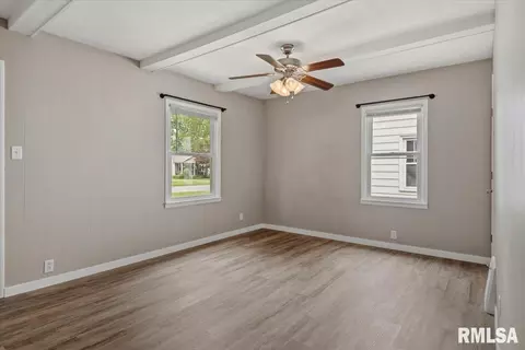 Living - 3144 S 5th St, Springfield, IL 62703 photo 2 of 3