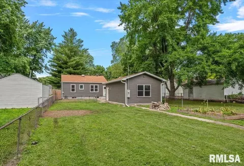 Exterior - 3144 S 5th St, Springfield, IL 62703 photo 7 of 10