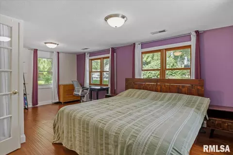 Bedroom - 3104 S 3rd St, Springfield, IL 62703 photo 2 of 2