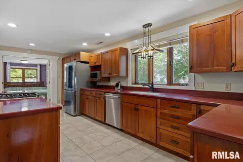 Kitchen - 3104 S 3rd St, Springfield, IL 62703 photo 6 of 6