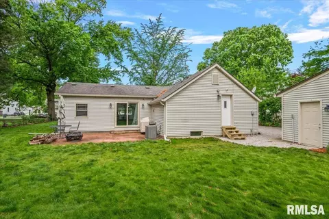 Exterior - 3104 S 3rd St, Springfield, IL 62703 photo 5 of 7