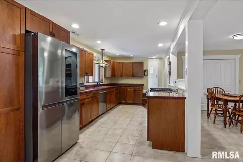 Kitchen - 3104 S 3rd St, Springfield, IL 62703 photo 2 of 6