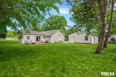 Exterior - 3104 S 3rd St, Springfield, IL 62703 photo 3 of 7