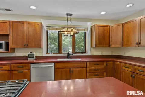 Kitchen - 3104 S 3rd St, Springfield, IL 62703 photo 1 of 6
