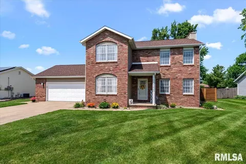 705 N Bunchberry Ct, Athens, IL 62613