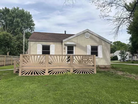 2143 Hood St, Springfield, IL 62703
