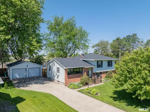 1261 Parkview Cir, Galesburg, IL 61401