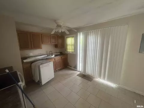 2335 Ramsey Ave, Springfield, IL 62702 photo 5