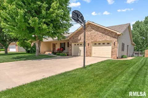 Exterior - 6808 Ninebark Dr, Springfield, IL 62712 photo 3 of 8