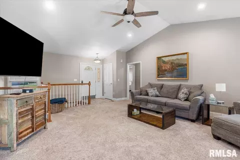 Entry Way - 6808 Ninebark Dr, Springfield, IL 62712 photo 1 of 3